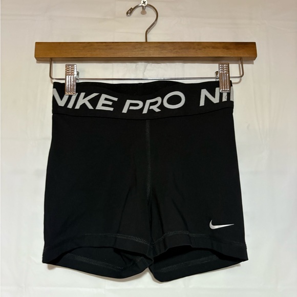 Nike Pro Women's Black Athletic Shorts Sz xs - Picture 1 of 7